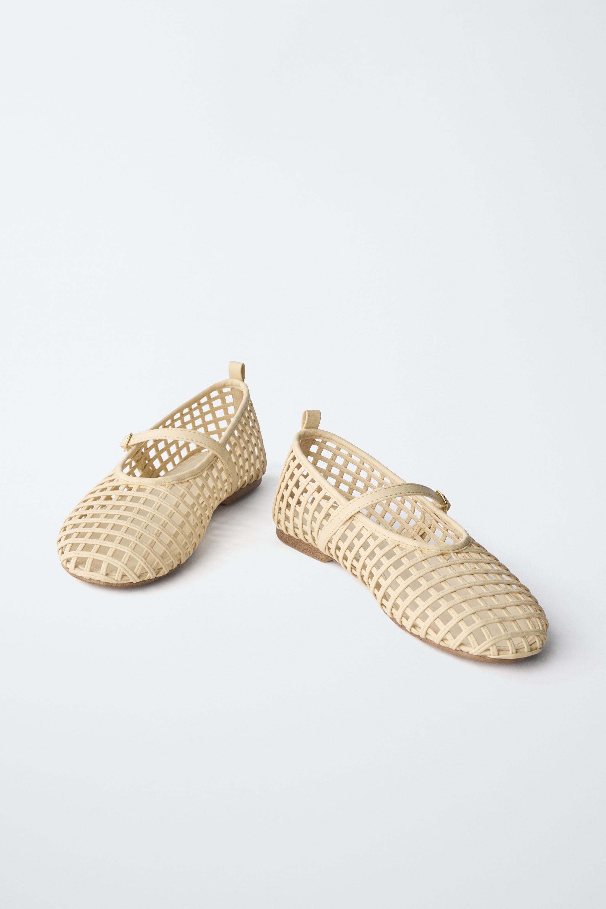 CUT-OUT BALLET FLATS